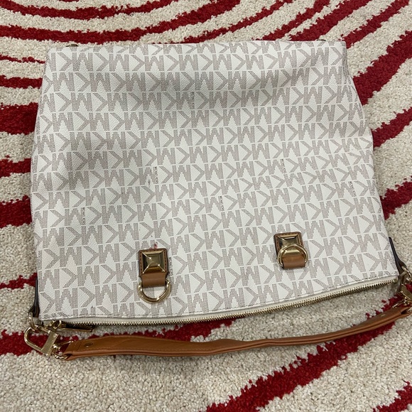 Michael Kors purse - Picture 2 of 4